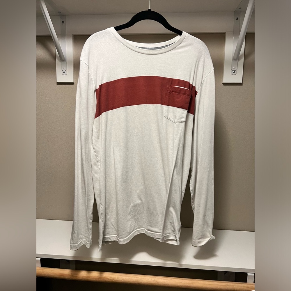 Old navy long sleeve shirt